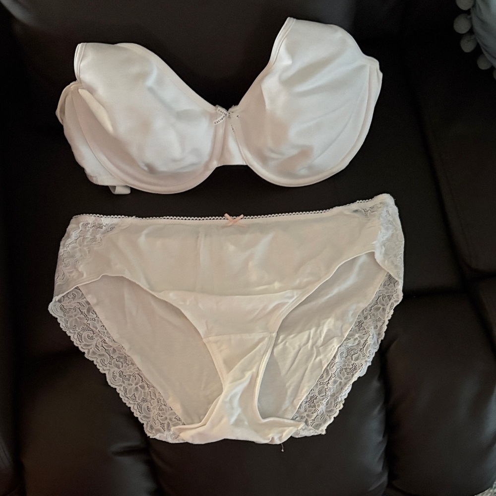 Cacique white T-shirt bra  Lace Accent and Panty Set
